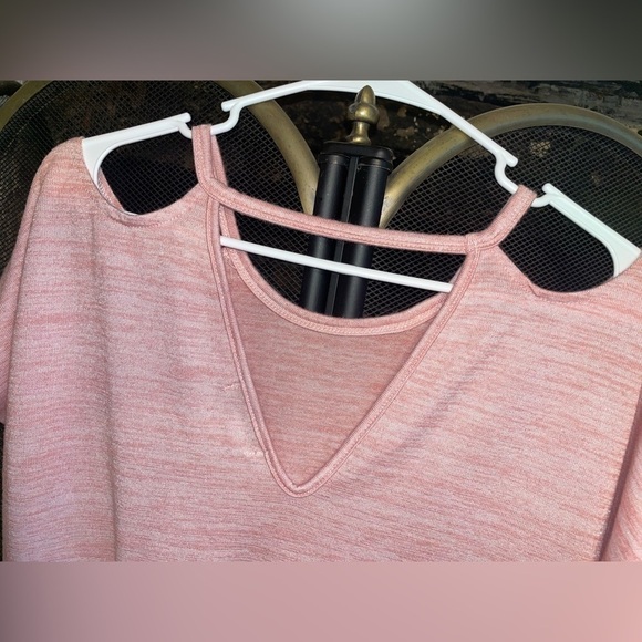 5/$25 WILLIAM Rast | Heathered Pink Cut Out Asymmetrical Pullover Knit Top - Picture 6 of 13